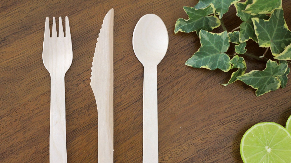 Home/Blog/wooden-cutlery.jpeg